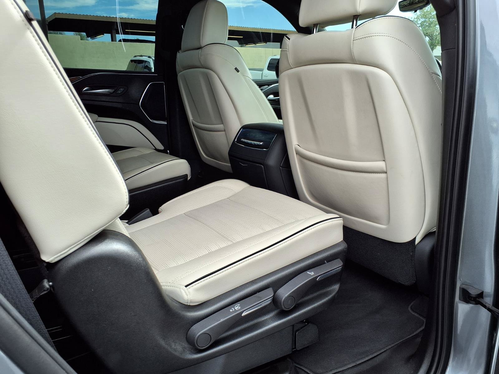 Used 2021 Cadillac Escalade Sport AWD/4WD image 13