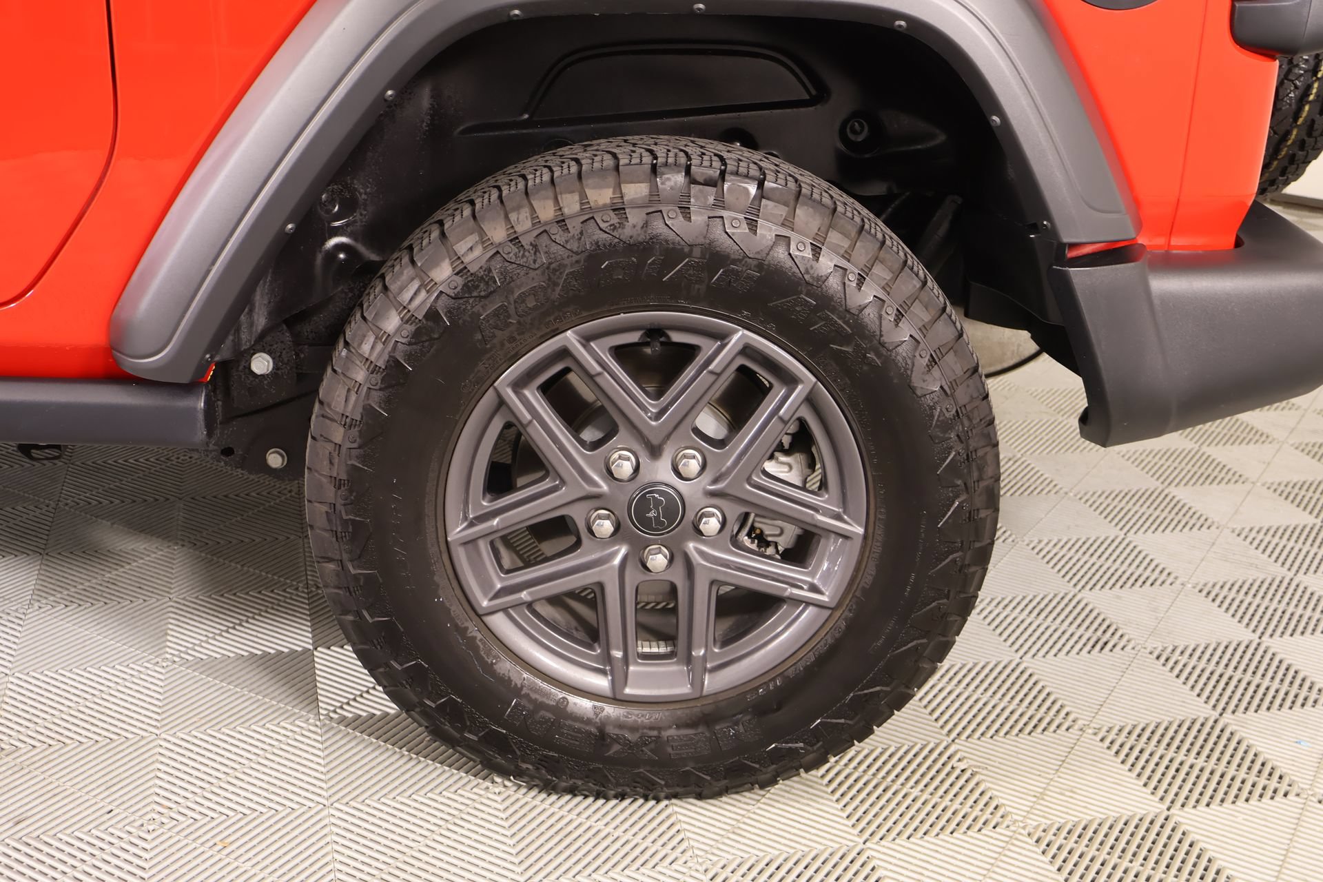 Used 2025 Jeep Wrangler Sport AWD/4WD image 17
