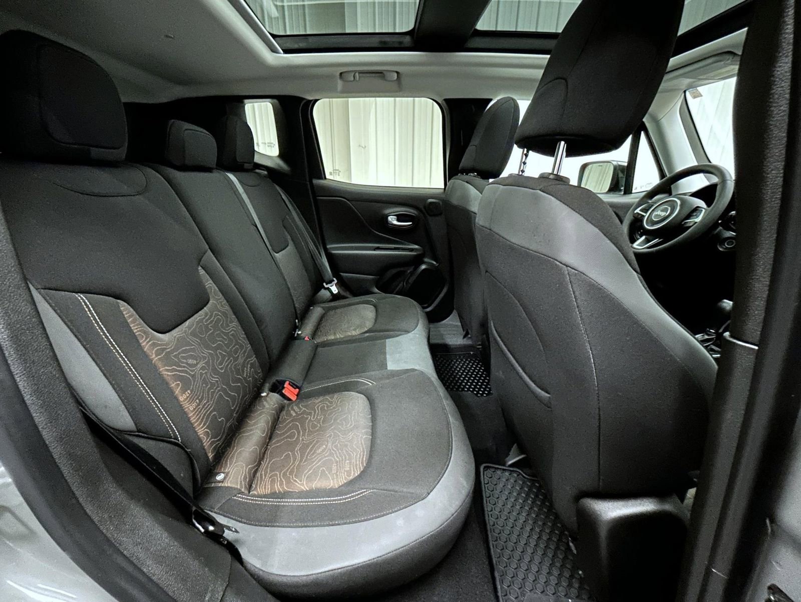 Used 2023 Jeep Renegade Latitude w/ Sun/Sound Group image 18