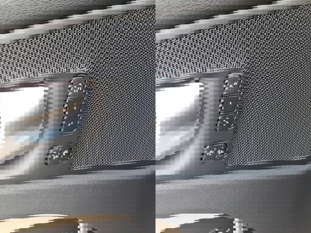 New 2026 Volvo XC60 B5 Plus w/ Protection Package Premier image 14