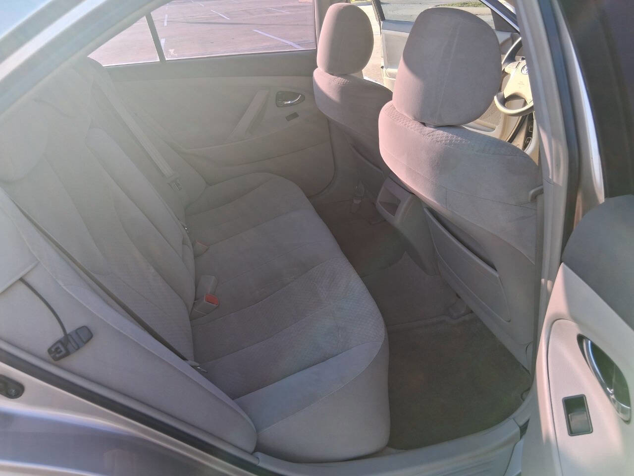 Used 2009 Toyota Camry LE FWD image 14