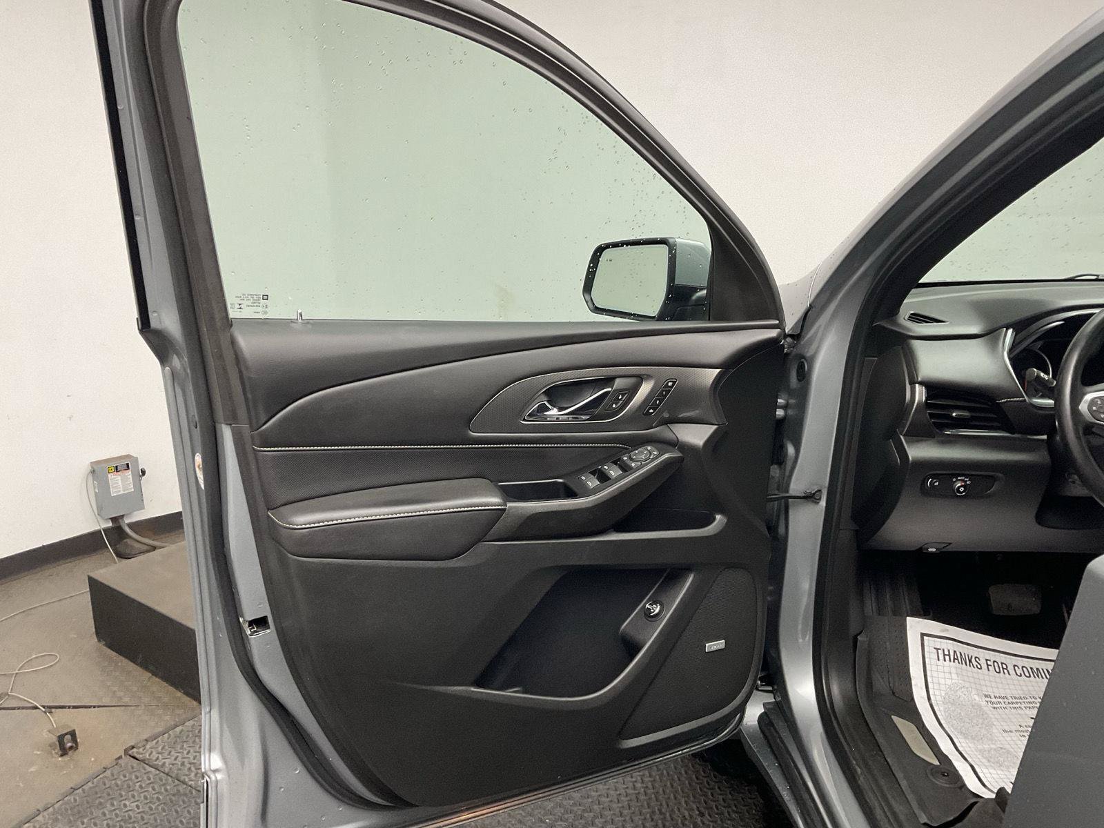 Certified 2023 Chevrolet Traverse Premier w/ LPO, Floor Liner Package FWD image 9