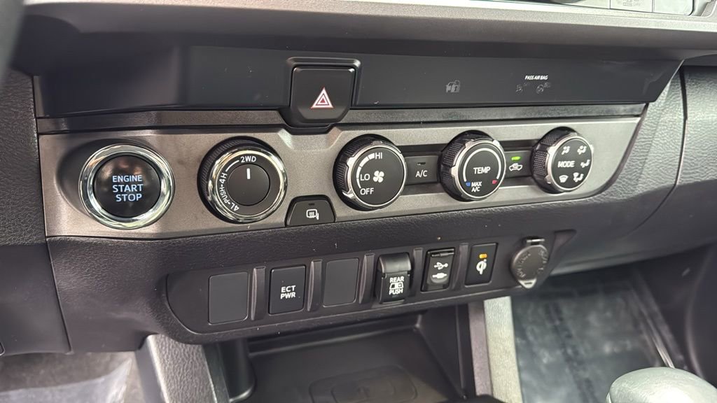 Used 2019 Toyota Tacoma TRD Off-Road image 18