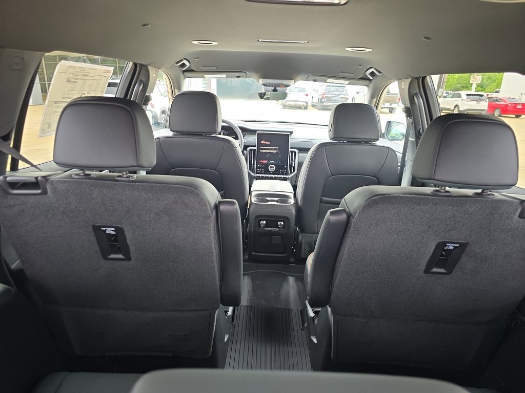 New 2026 GMC Acadia AT4 w/ LPO, Floor Liner Package AWD/4WD image 14