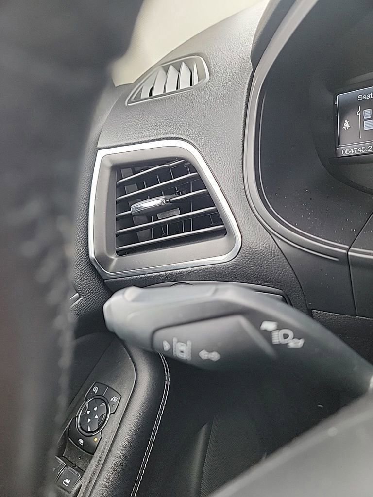 Used 2022 Ford Edge Titanium image 38