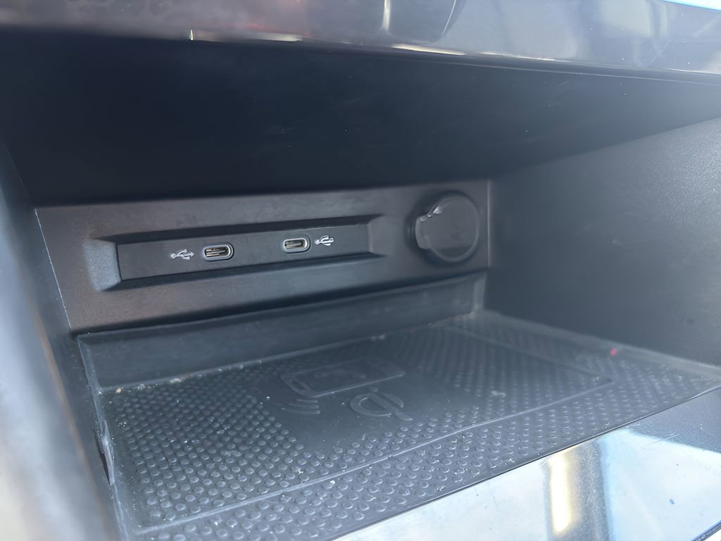 Used 2022 Volkswagen Tiguan SE R-Line AWD/4WD image 24