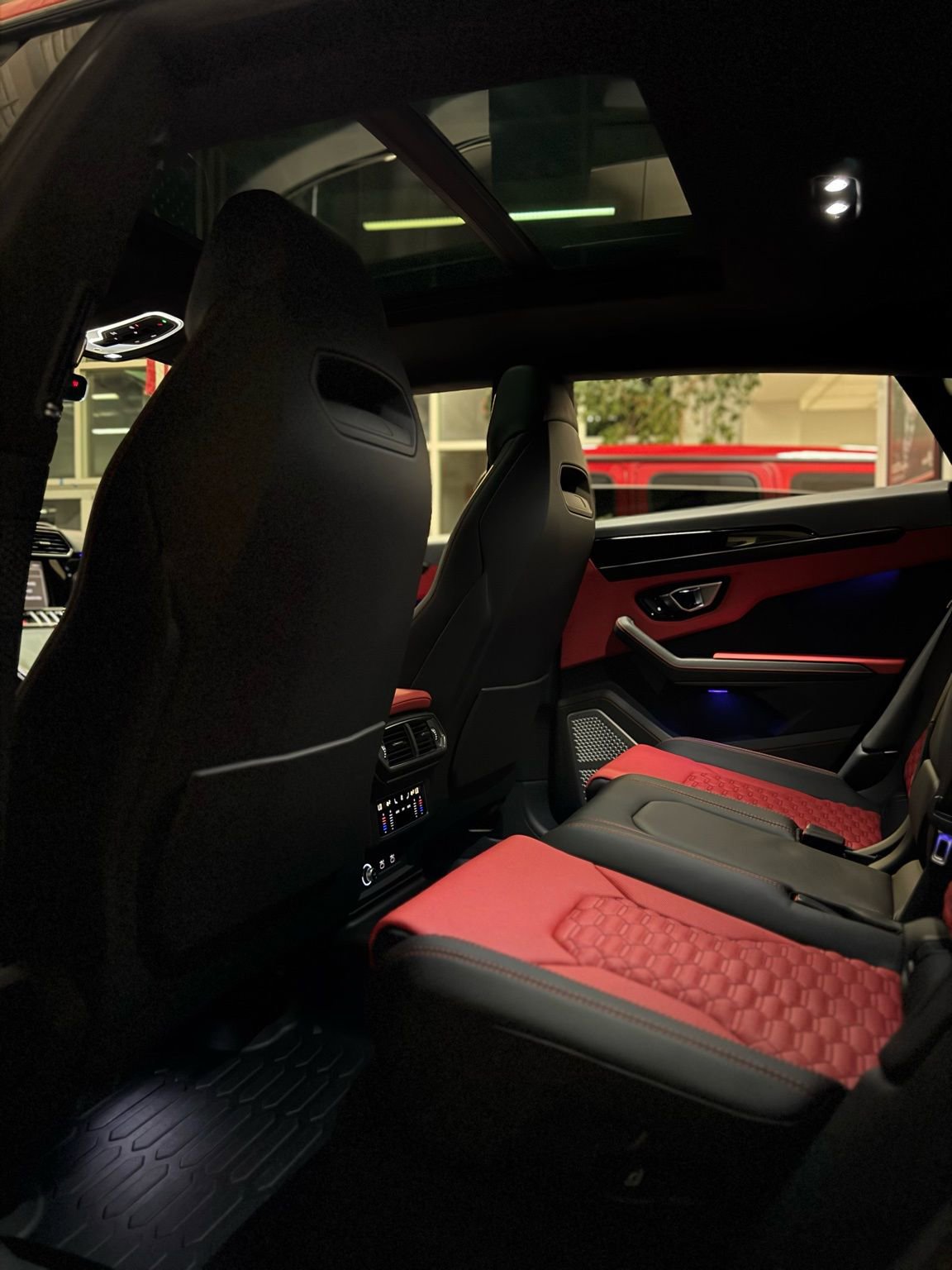 Used 2022 Lamborghini Urus image 24