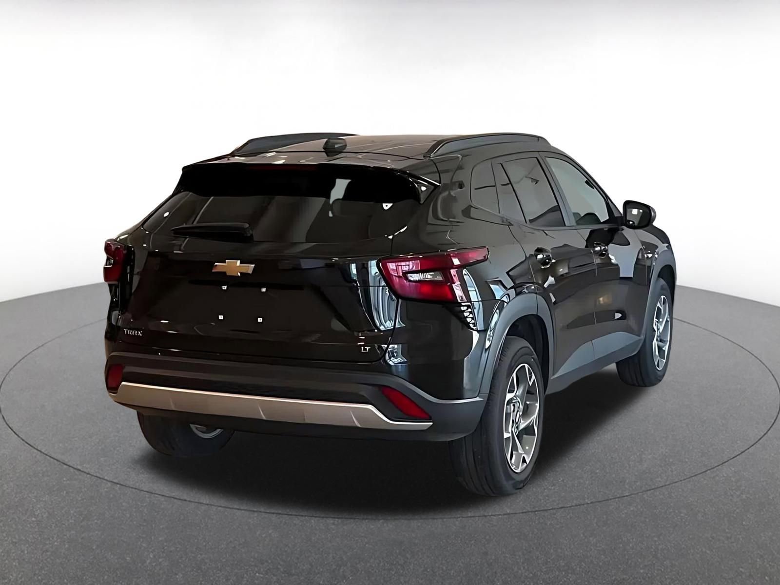 Used 2025 Chevrolet Trax LT w/ LT Convenience Package FWD image 14