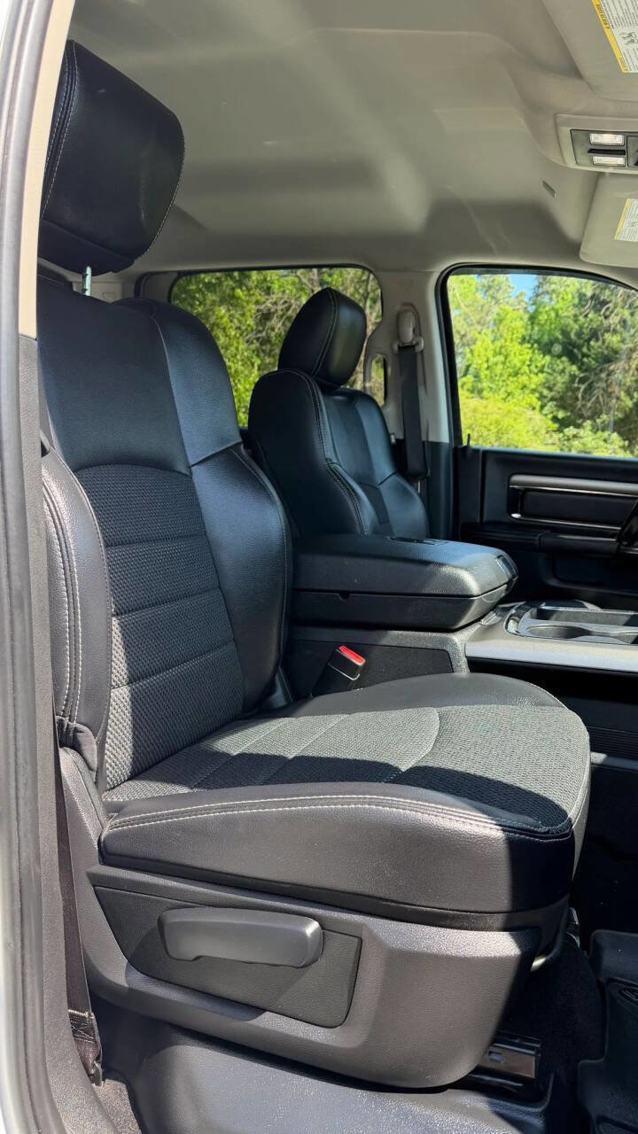 Used 2018 RAM 2500 Big Horn w/ Sport Appearance Group image 28