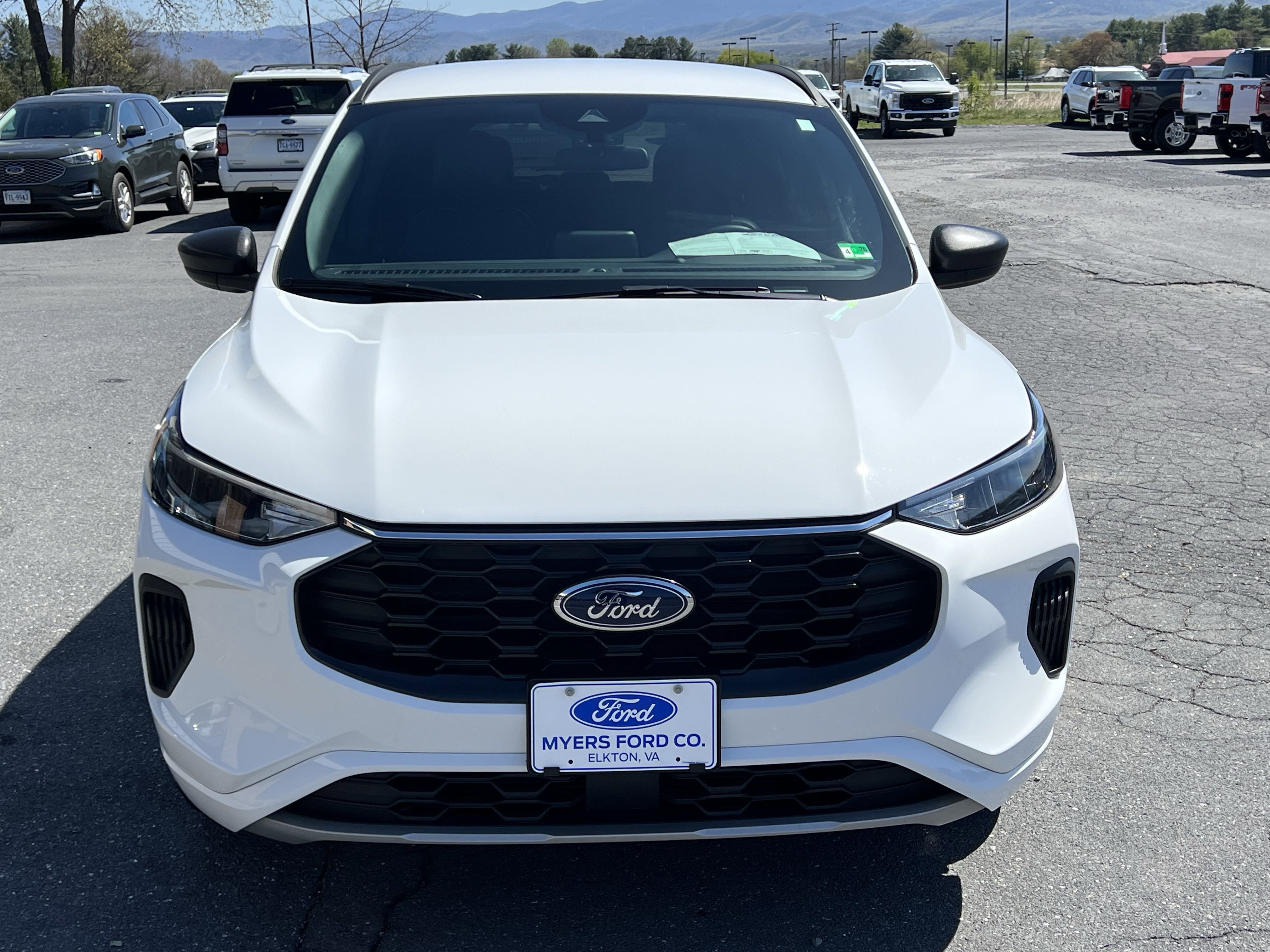 Used 2023 Ford Escape ST-Line image 3