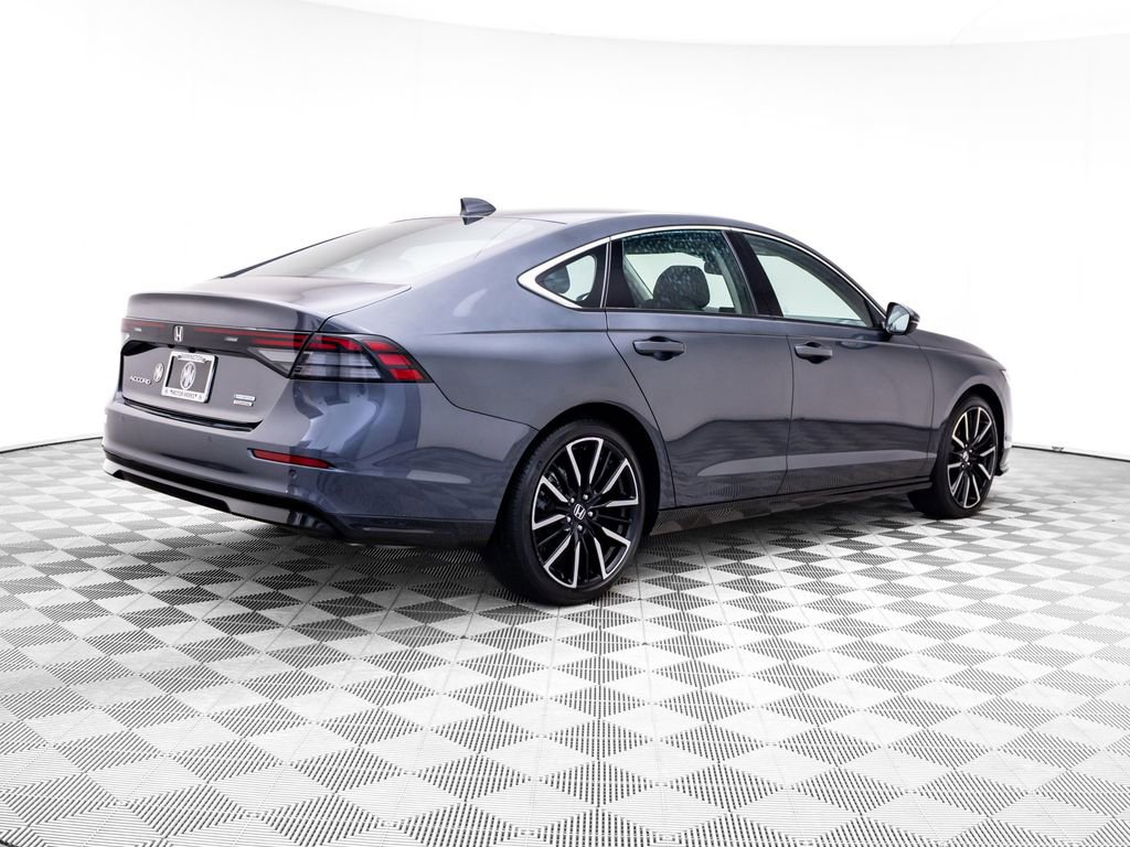 Used 2024 Honda Accord Touring image 7
