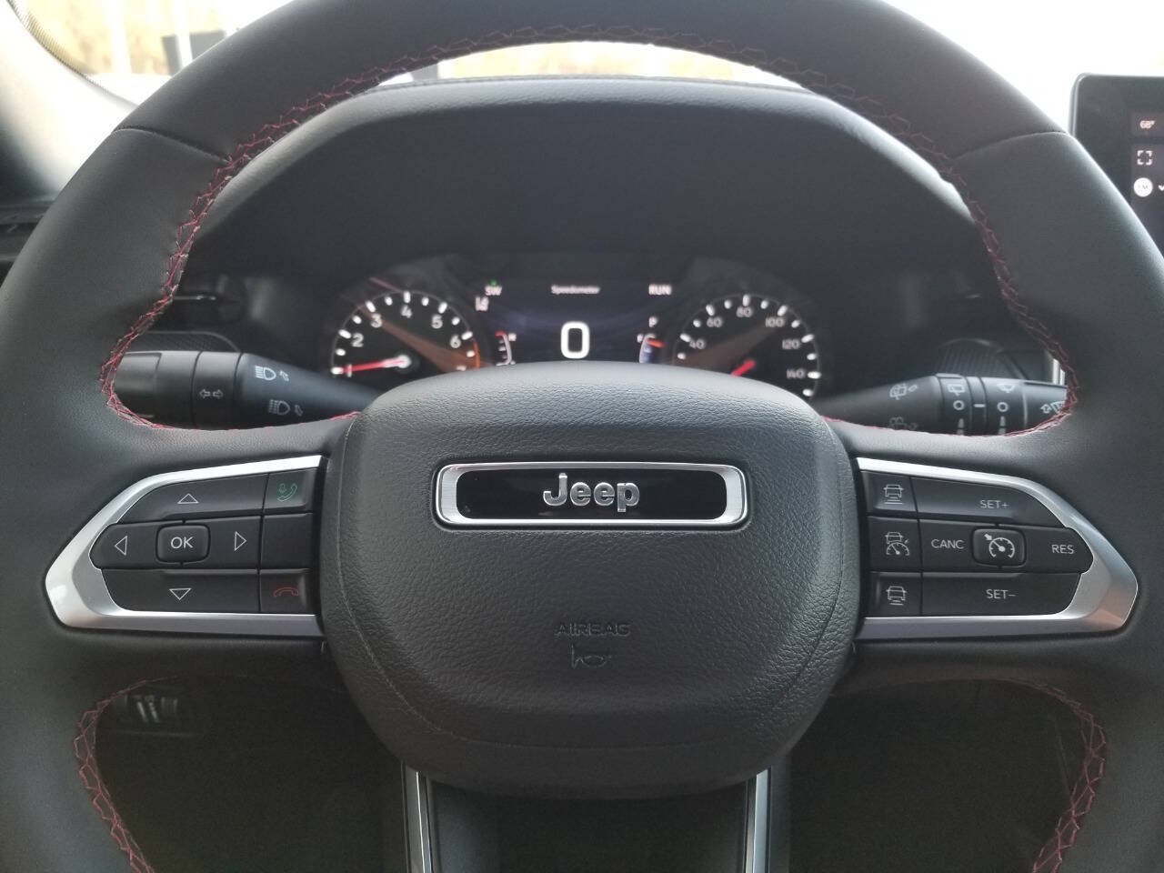 Certified 2025 Jeep Compass Trailhawk w/ Trailer Tow Group AWD/4WD image 27