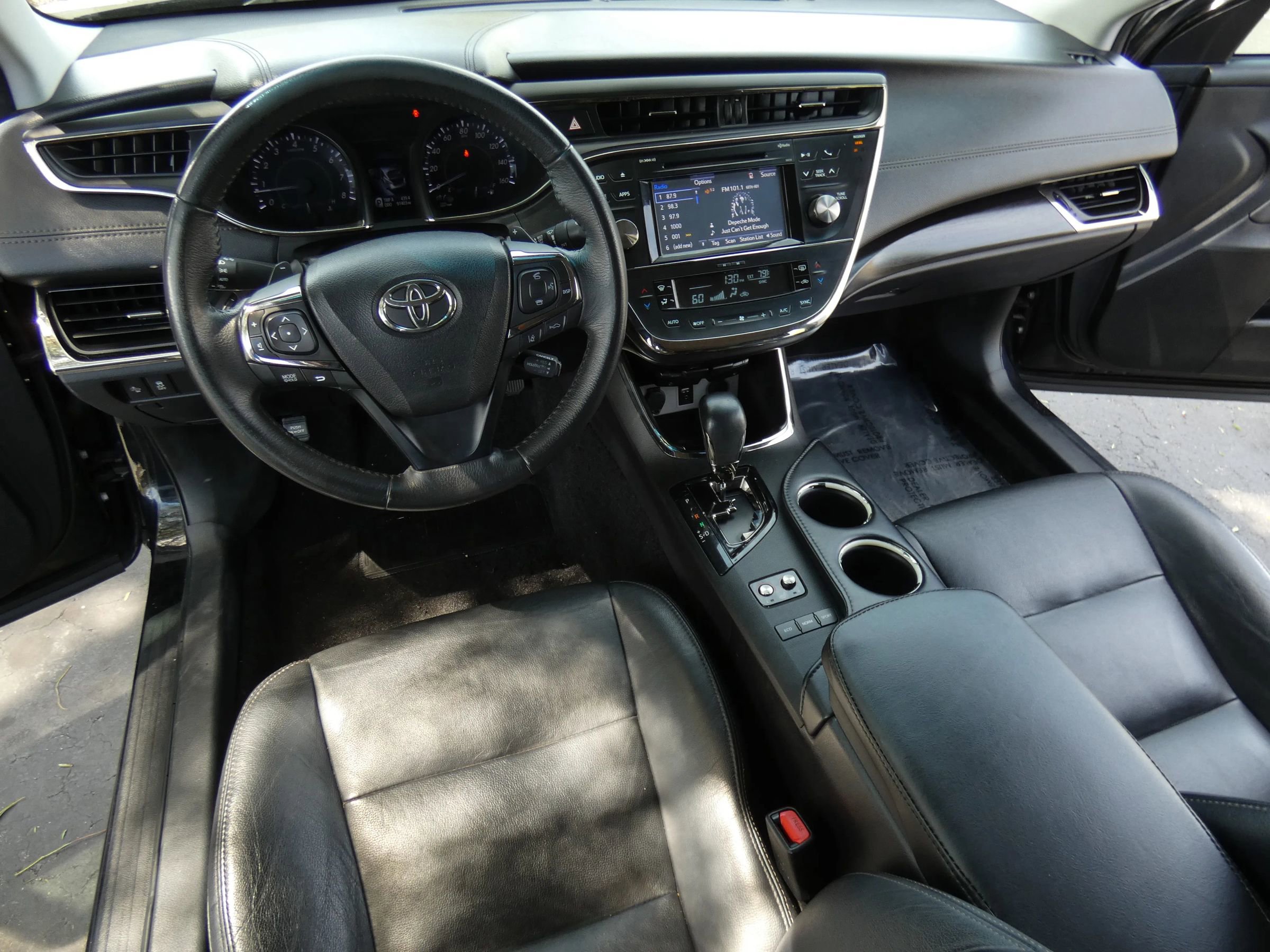 Used 2018 Toyota Avalon XLE image 23