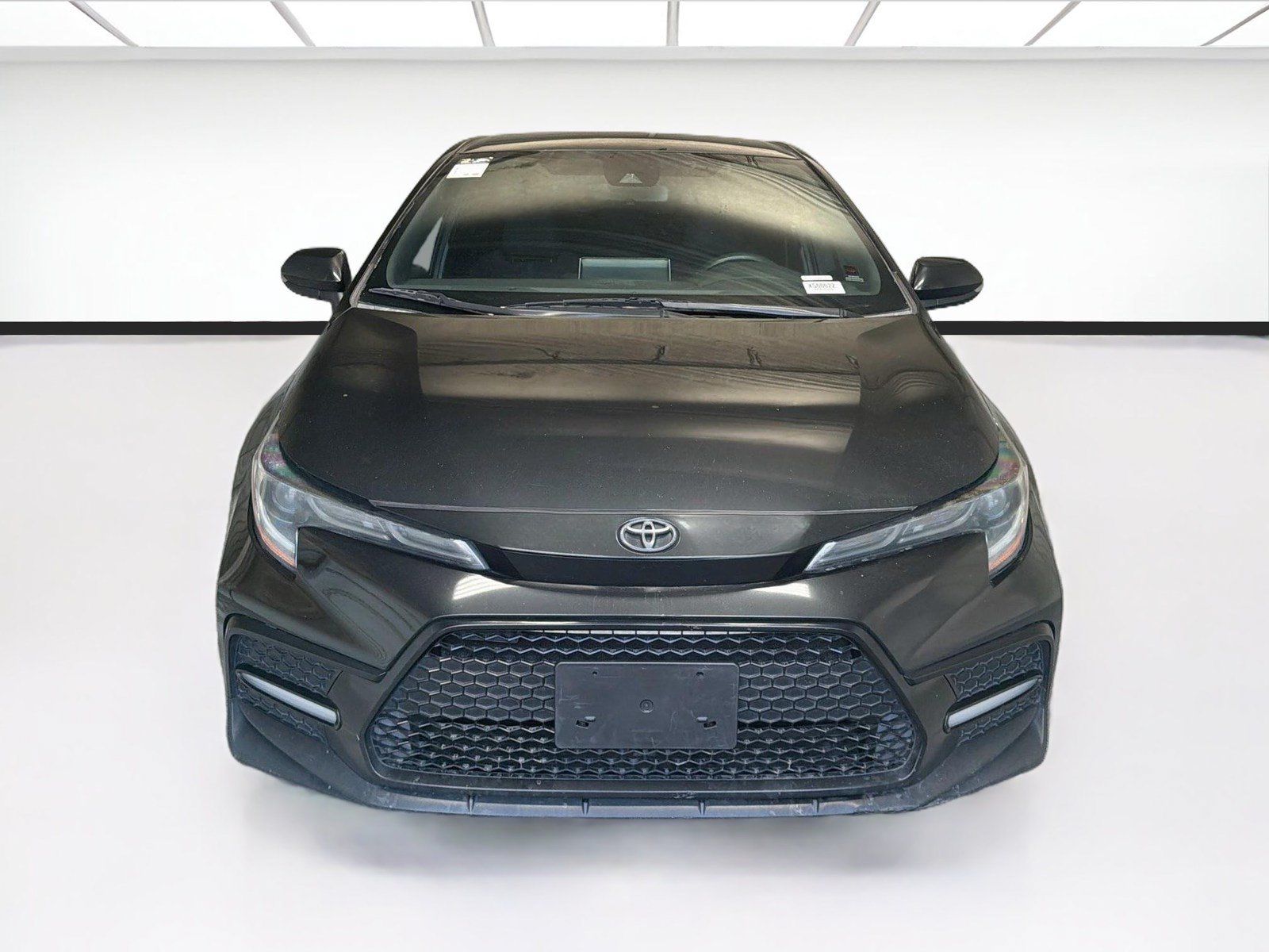 Used 2020 Toyota Corolla SE FWD image 2