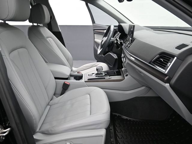 Used 2024 Audi Q5 2.0T Premium image 16
