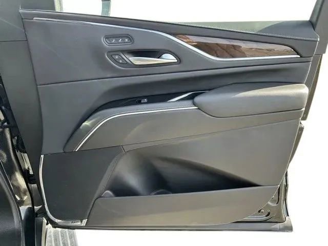 Used 2024 Cadillac Escalade Premium Luxury Platinum image 14