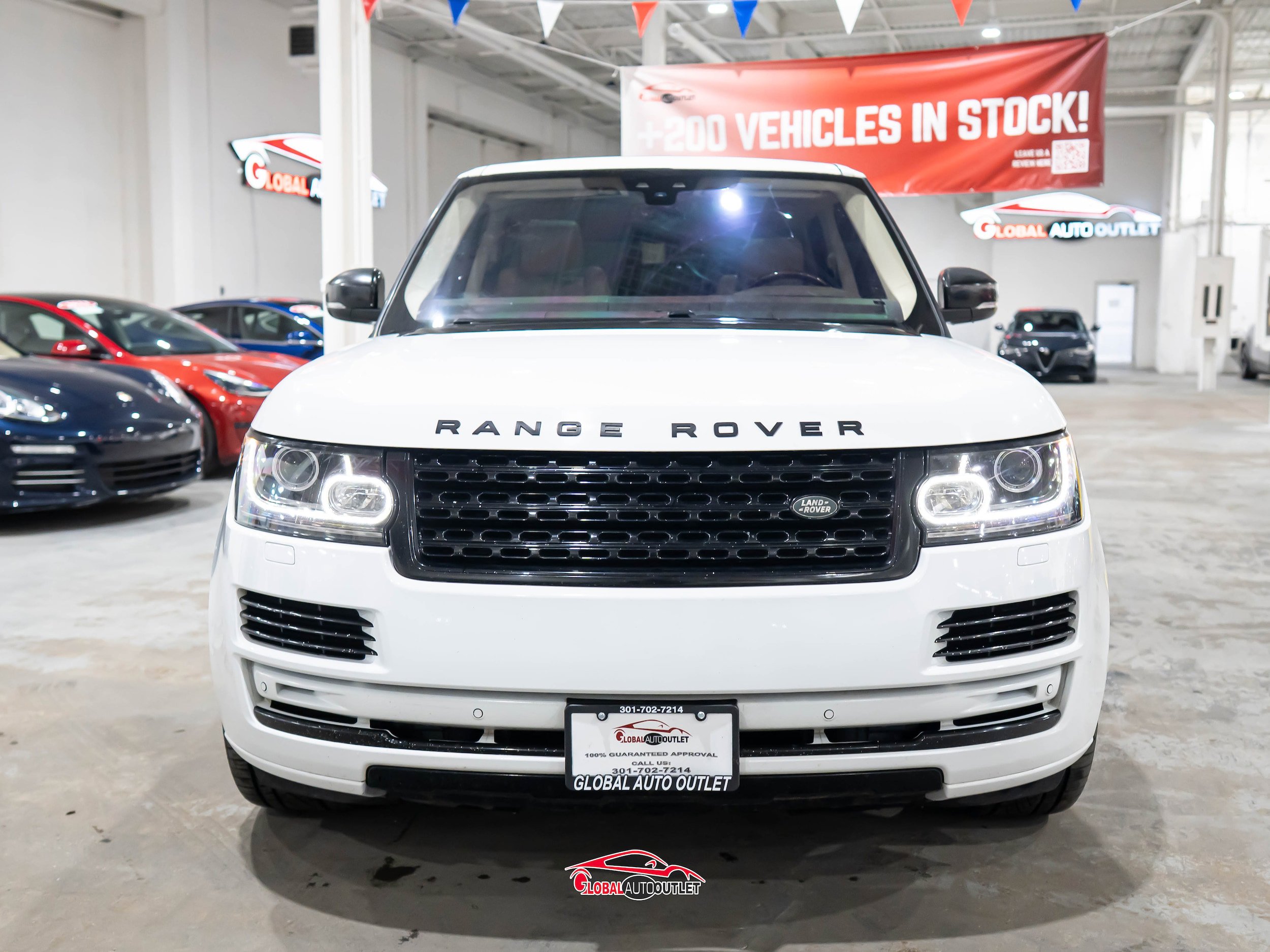 Used 2017 Land Rover Range Rover HSE AWD/4WD image 2