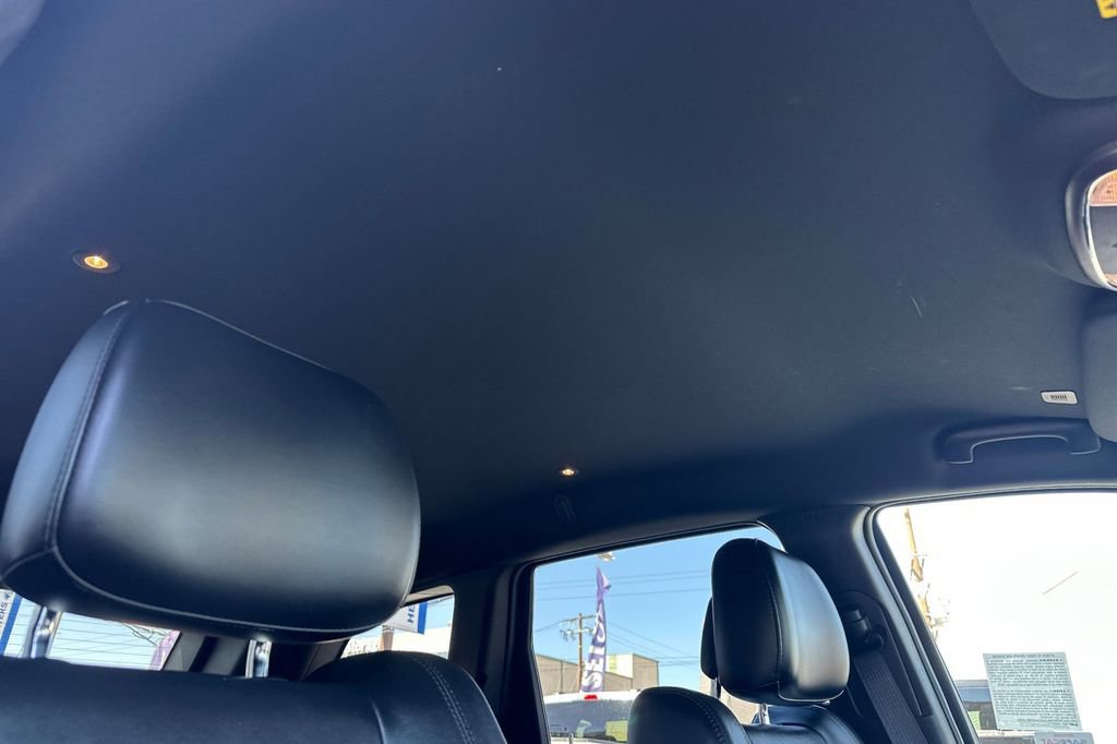 Used 2019 Jeep Grand Cherokee Limited RWD image 19