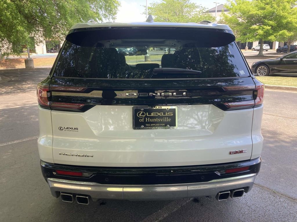Used 2024 GMC Acadia Denali FWD image 3