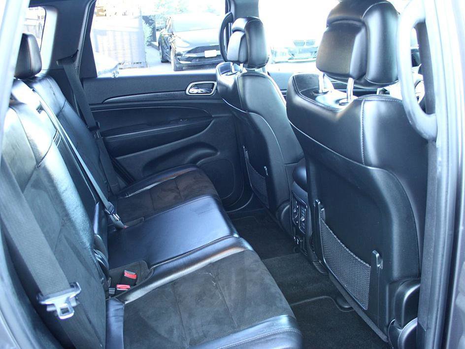 Used 2018 Jeep Grand Cherokee Altitude image 22