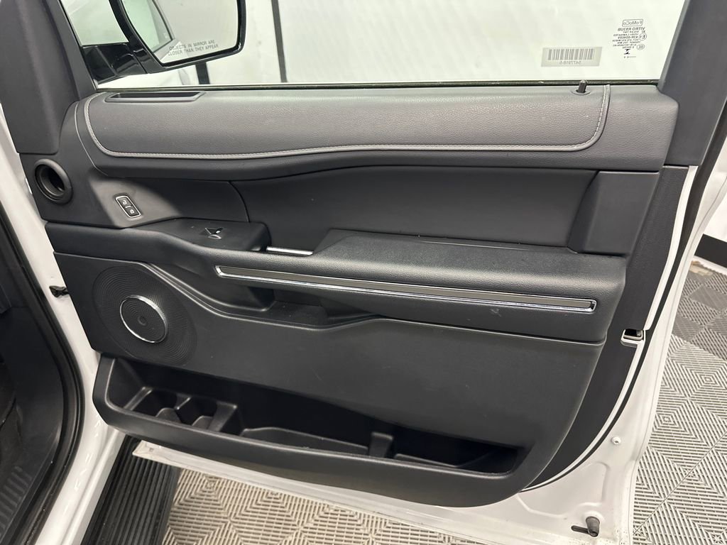 Used 2024 Ford Expedition Max XLT image 16