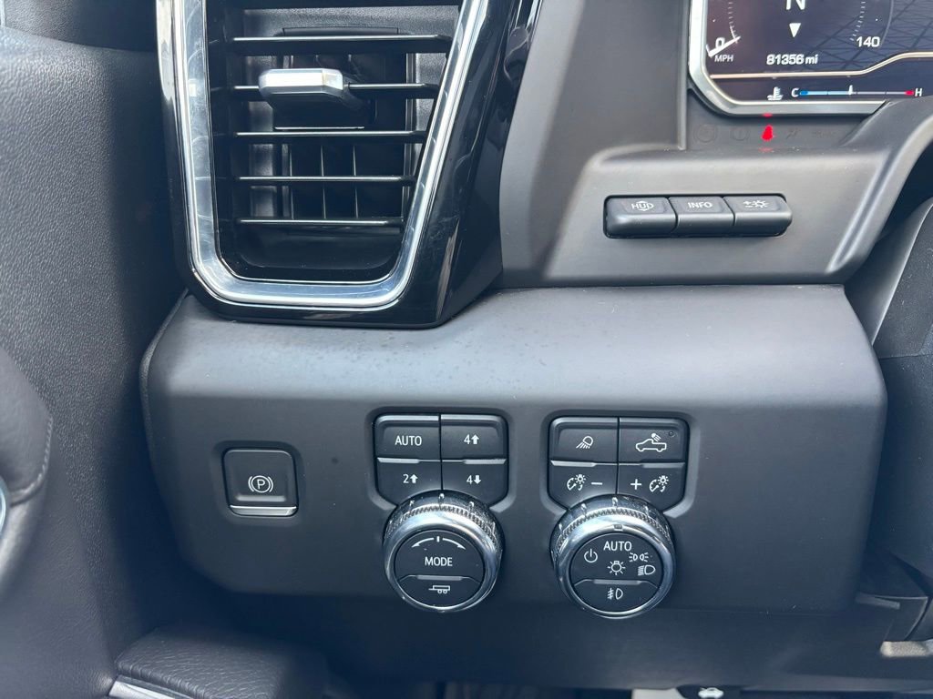 Used 2024 GMC Sierra 3500 Denali w/ Technology Package image 16