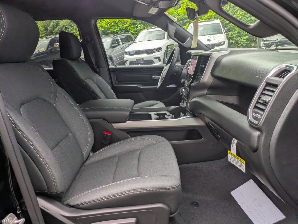 New 2026 RAM 1500 Express AWD/4WD image 28