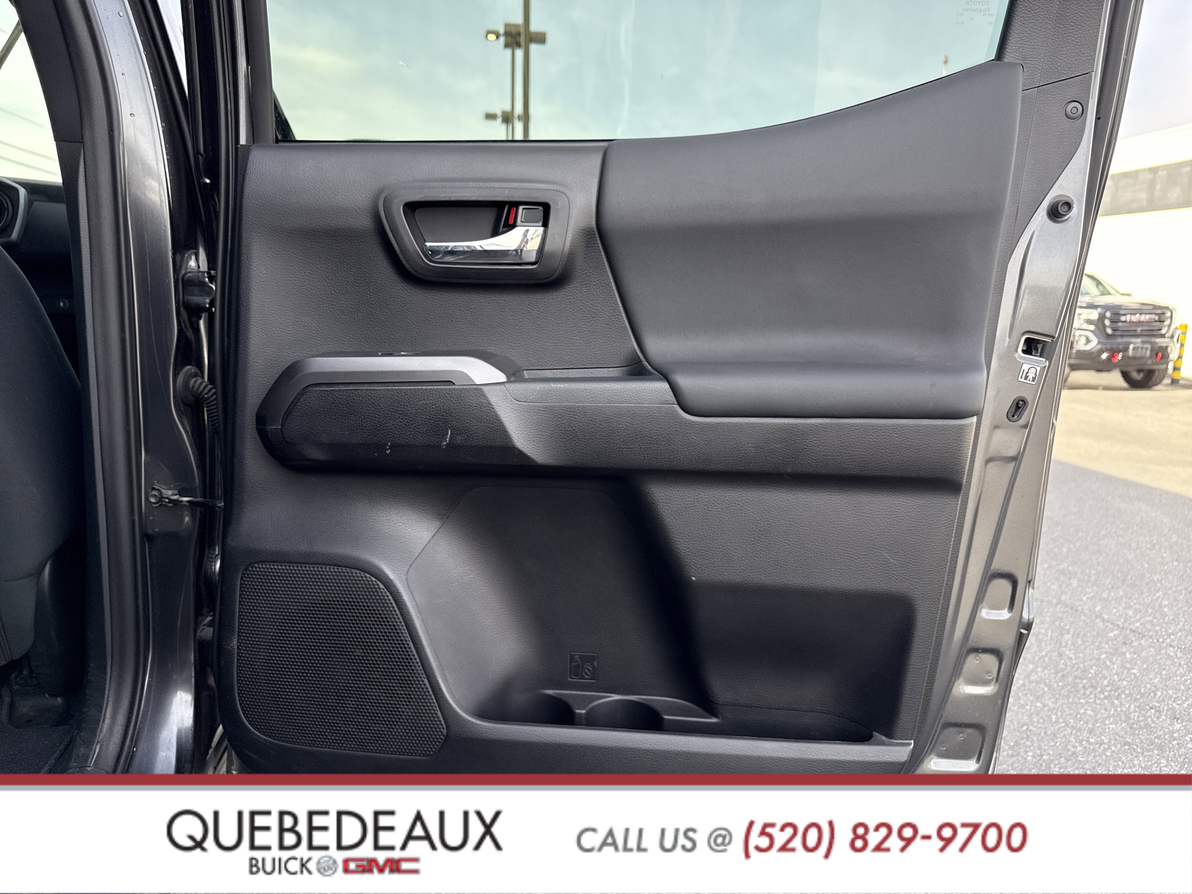 Used 2020 Toyota Tacoma TRD Off-Road image 28