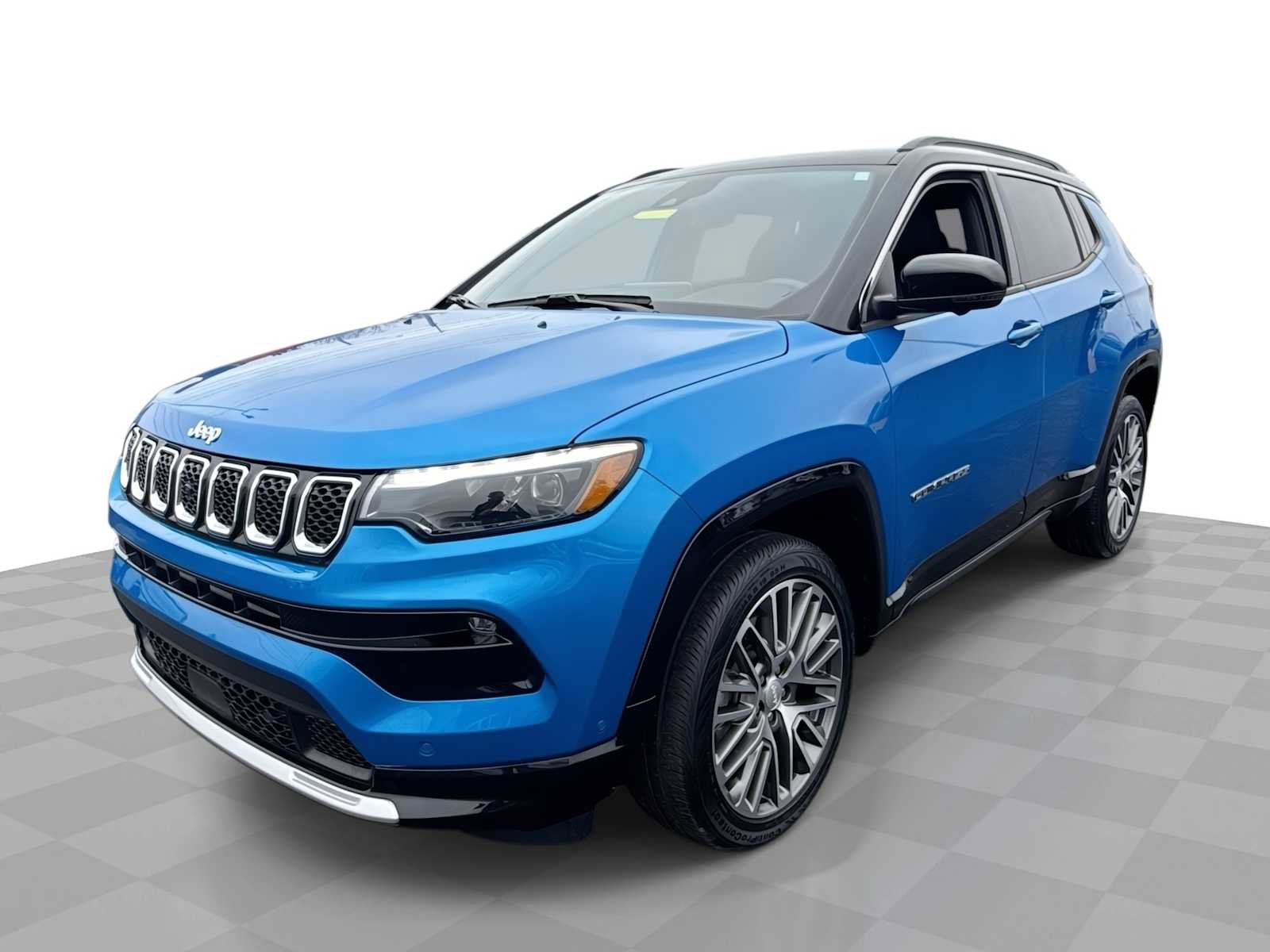 Used 2024 Jeep Compass Limited w/ Elite Group AWD/4WD image 1