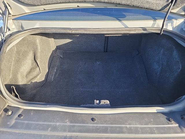 Used 2017 Dodge Challenger R/T w/ Driver Convenience Group RWD image 18