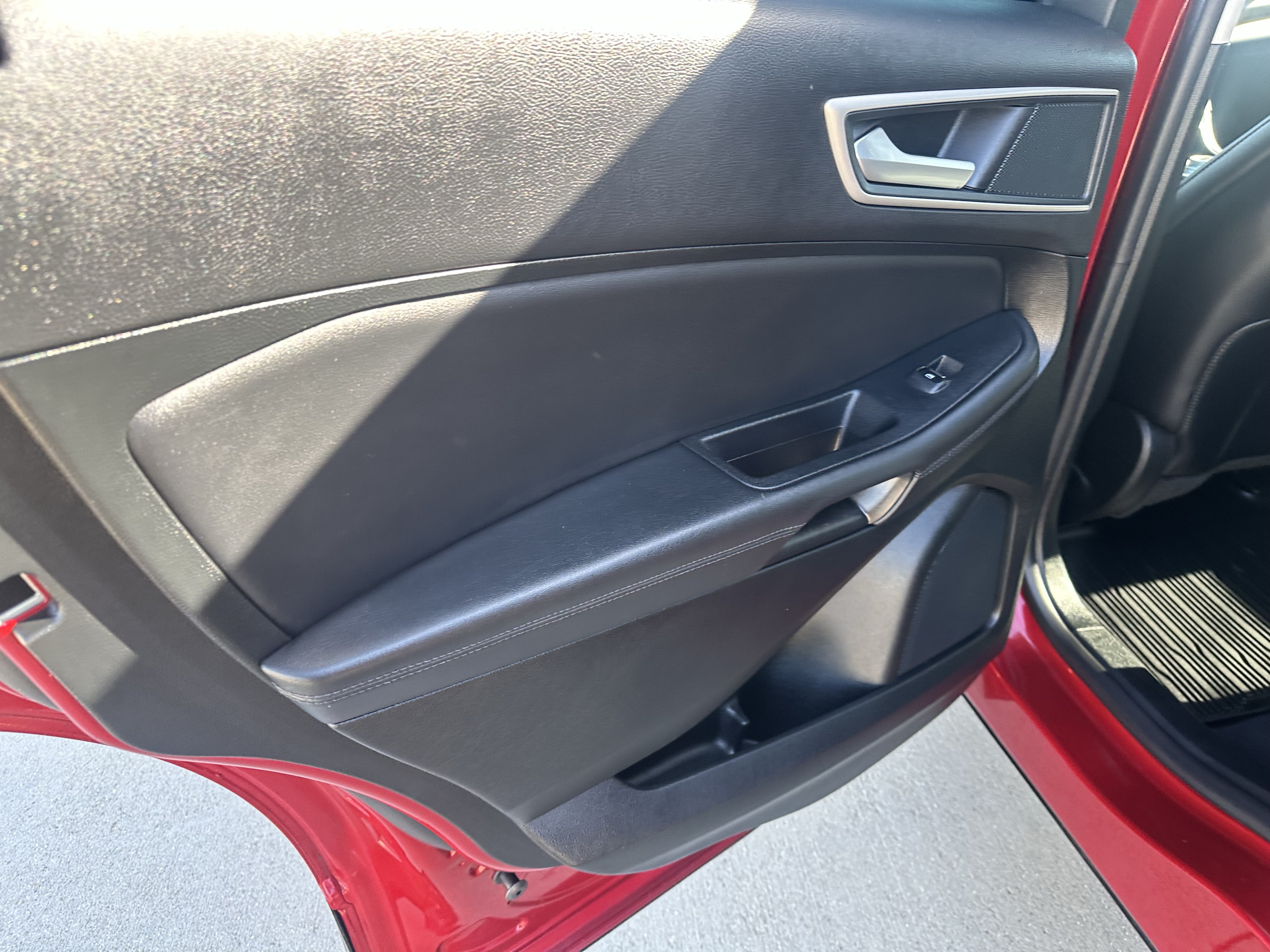 Used 2024 Ford Edge SEL AWD/4WD image 9