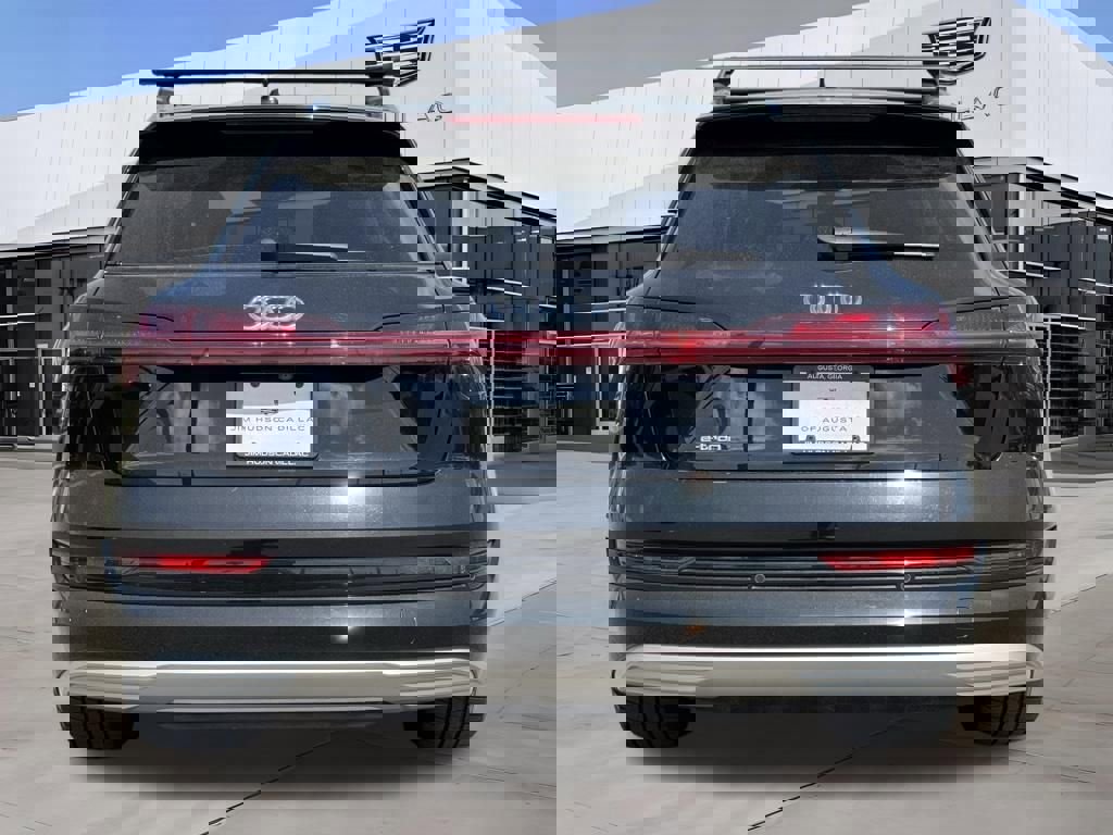 Used 2019 Audi e-tron Premium Plus image 6