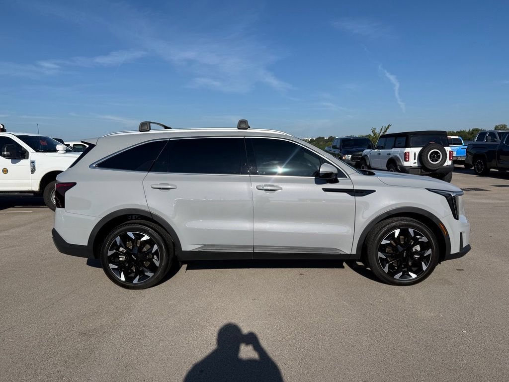 Used 2025 Kia Sorento EX w/ Panoramic Sunroof Package FWD image 33
