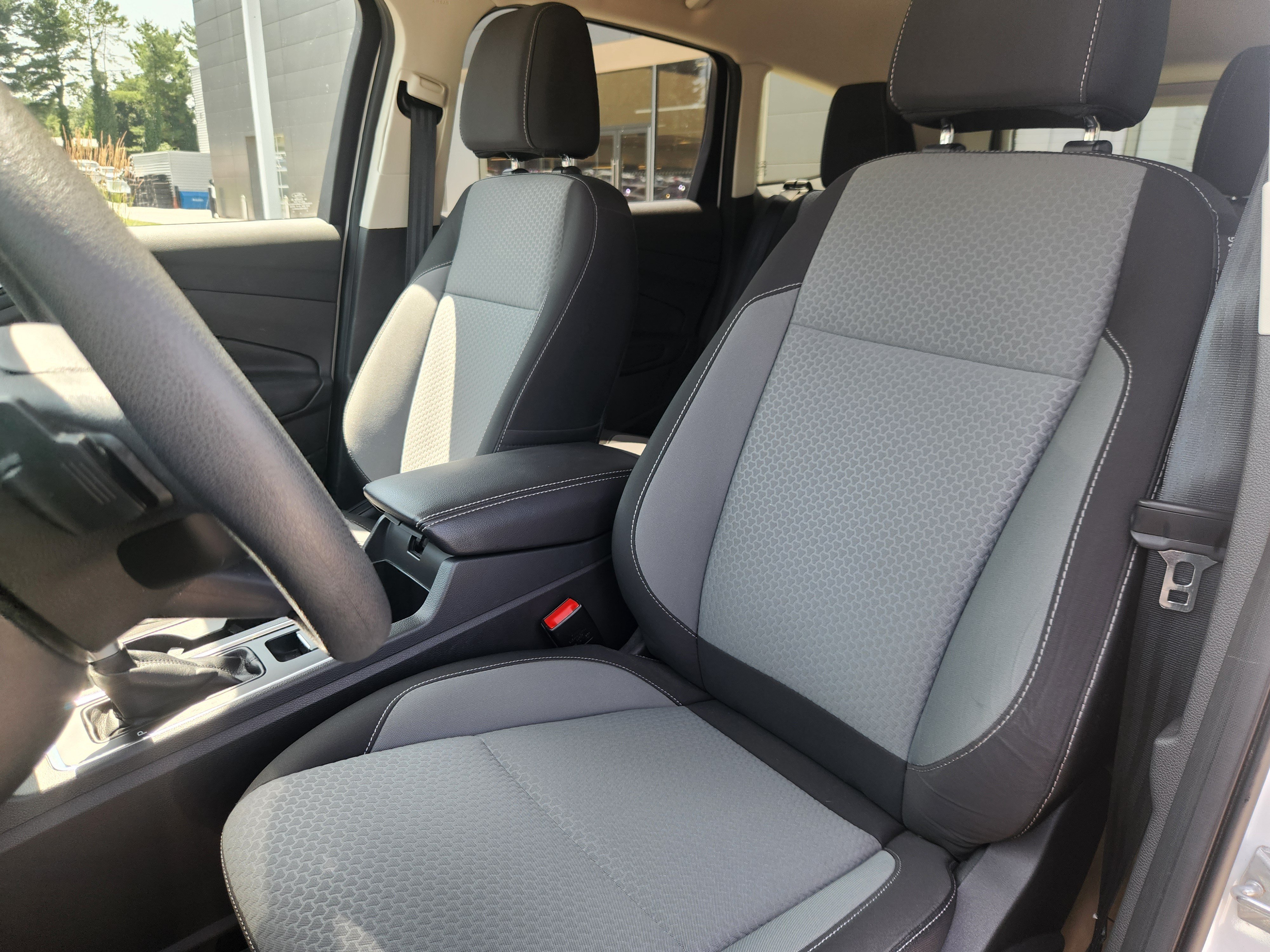 Used 2017 Ford Escape SE FWD image 7