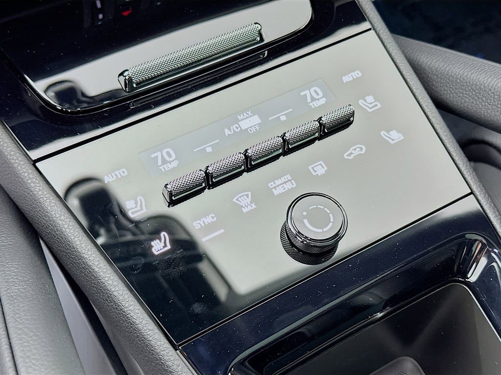 New 2026 Porsche Cayenne Coupe AWD/4WD image 18