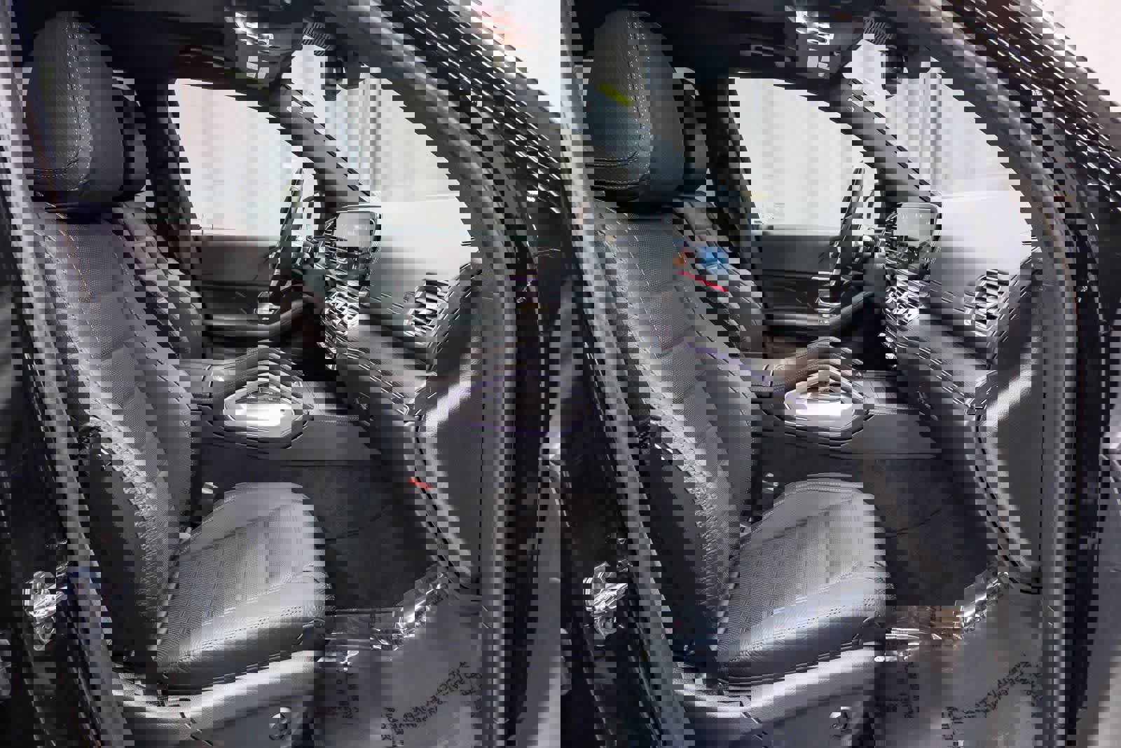 Used 2025 Mercedes-Benz GLS 450 4MATIC image 16