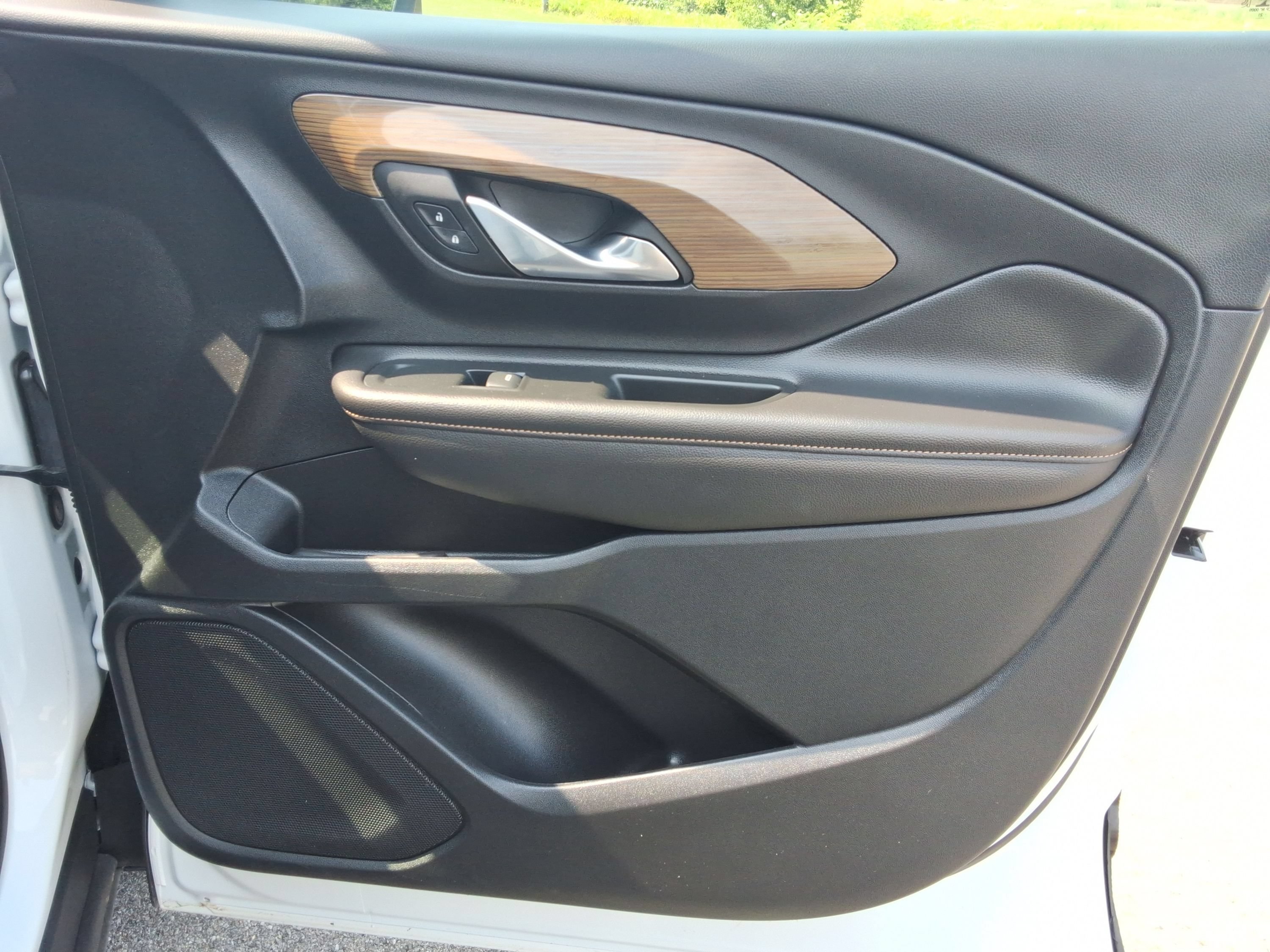 Used 2021 GMC Terrain SLE w/ Elevation Edition FWD image 25