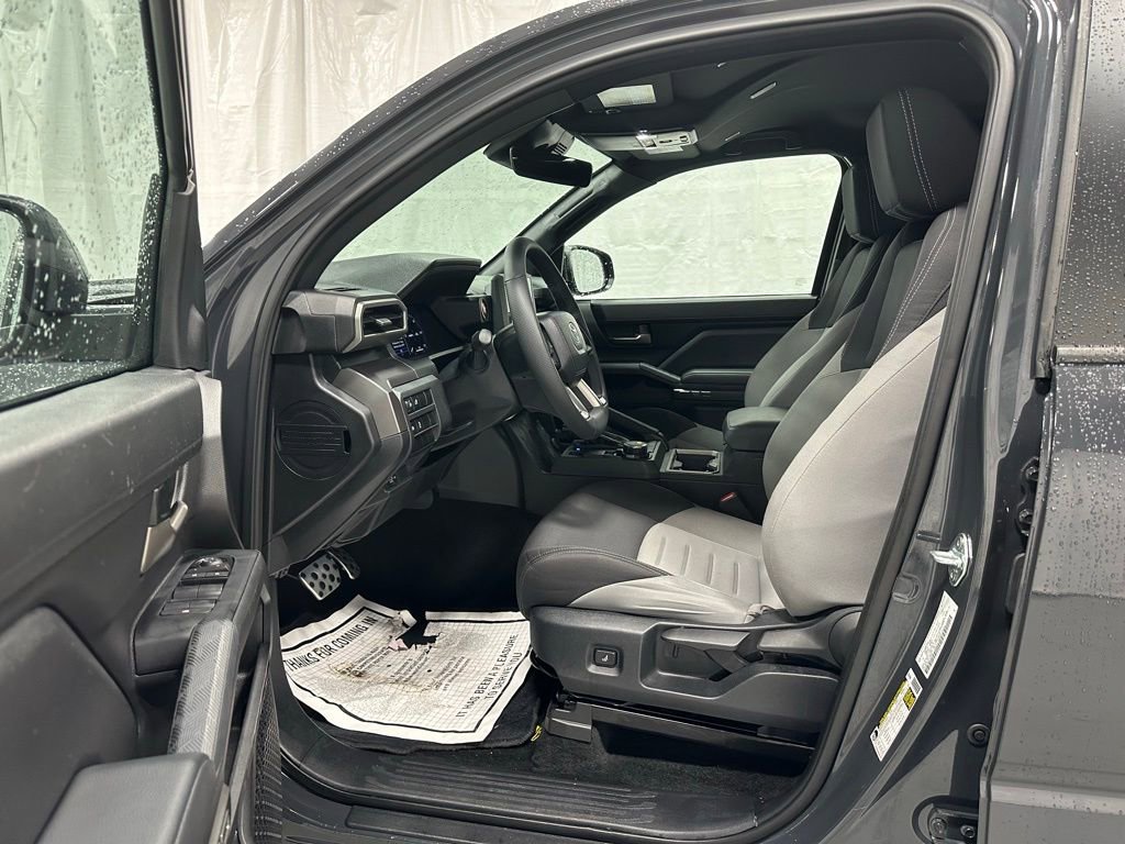 Used 2025 Toyota Tacoma TRD Sport AWD/4WD image 10
