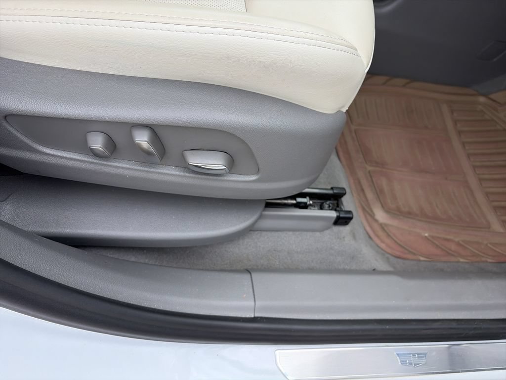 Used 2023 Cadillac XT6 Premium Luxury FWD image 35