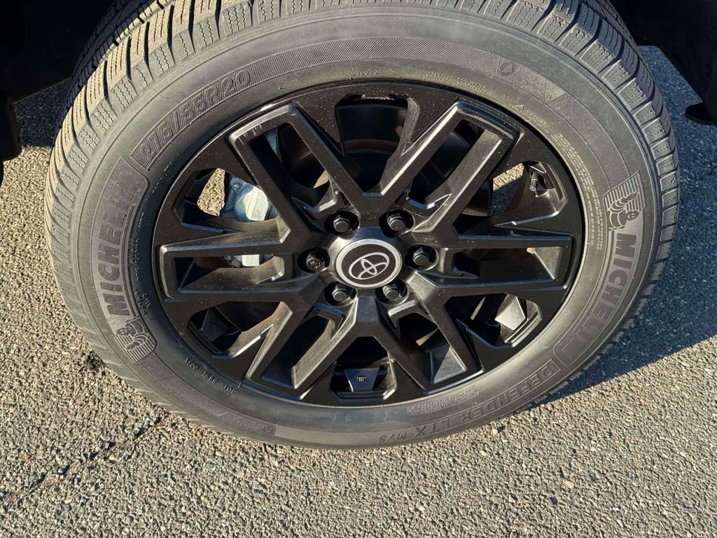 Used 2024 Toyota Tundra Limited image 9