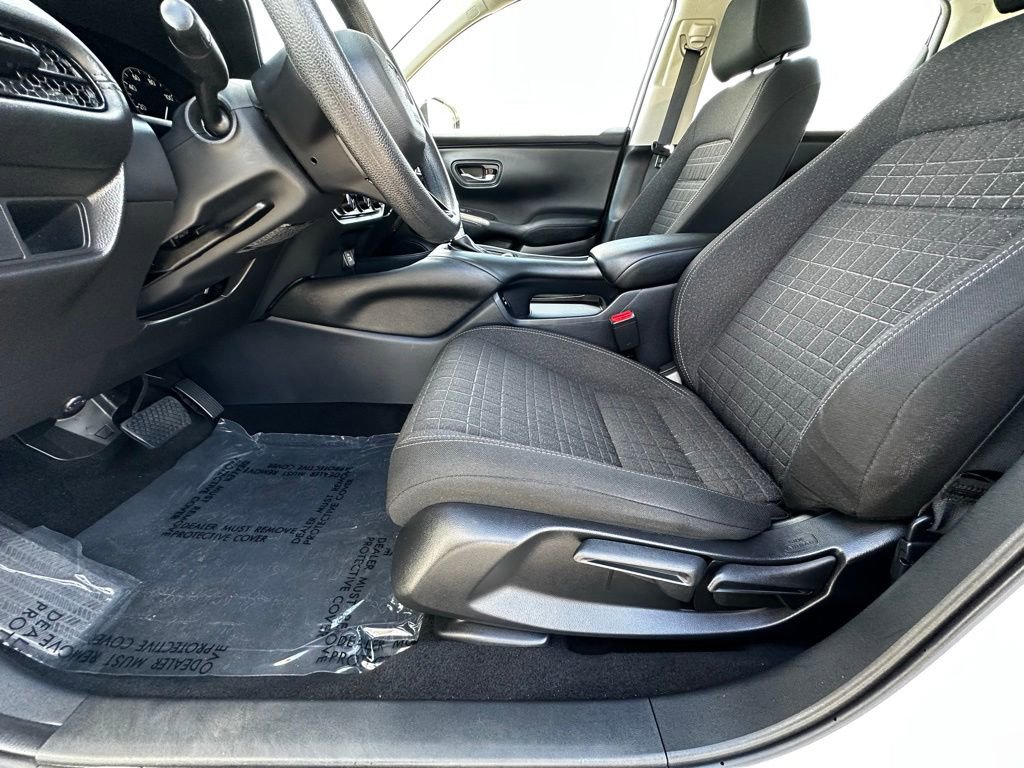 Used 2024 Honda HR-V LX image 11
