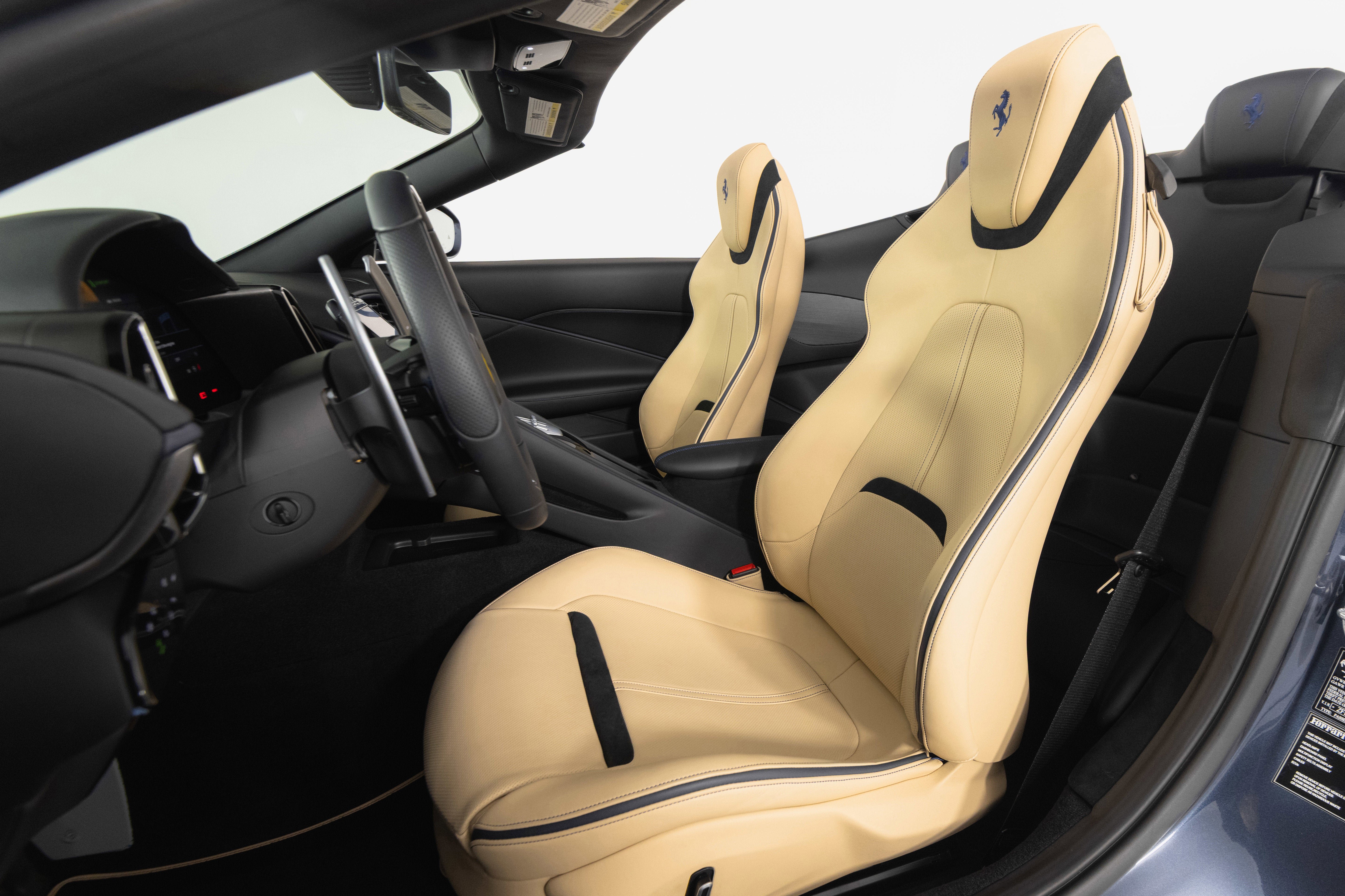 Certified 2025 Ferrari Roma Spider RWD image 13