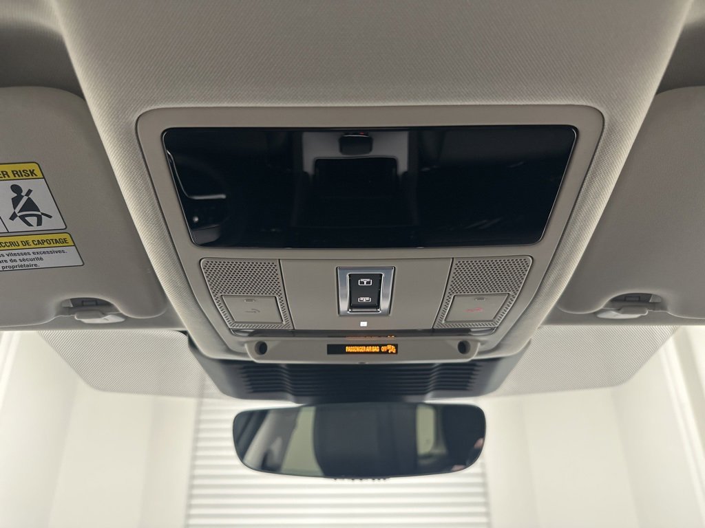 Used 2025 Land Rover Discovery Sport S image 25