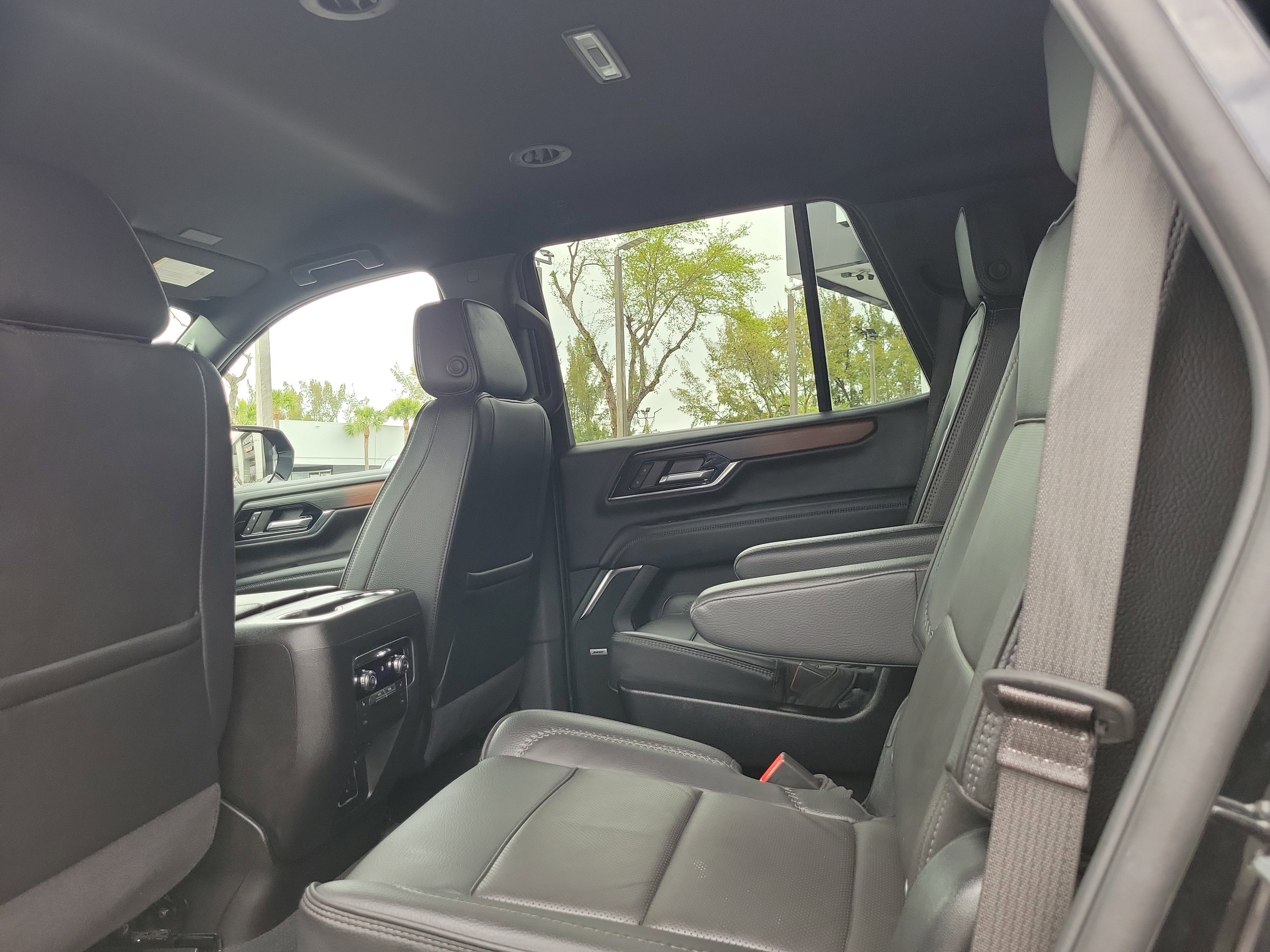 Used 2025 GMC Yukon Denali image 13