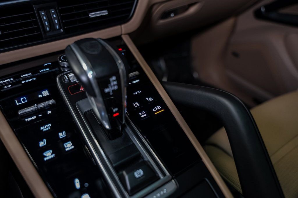 Used 2022 Porsche Cayenne GTS image 58