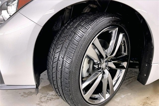 Used 2019 INFINITI Q50 Signature Edition w/ Cargo Package (L96) image 11