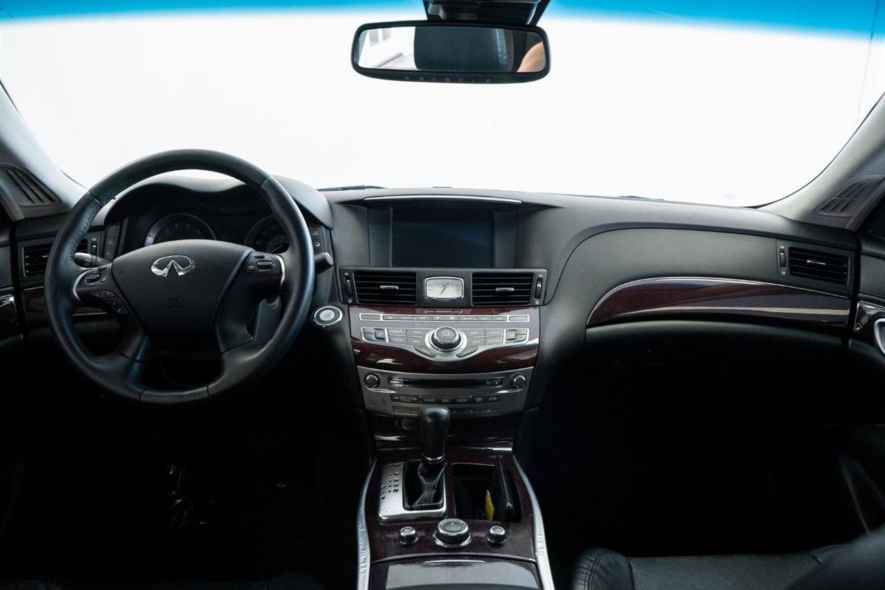 Used 2018 INFINITI Q70 L 3.7 AWD/4WD image 14