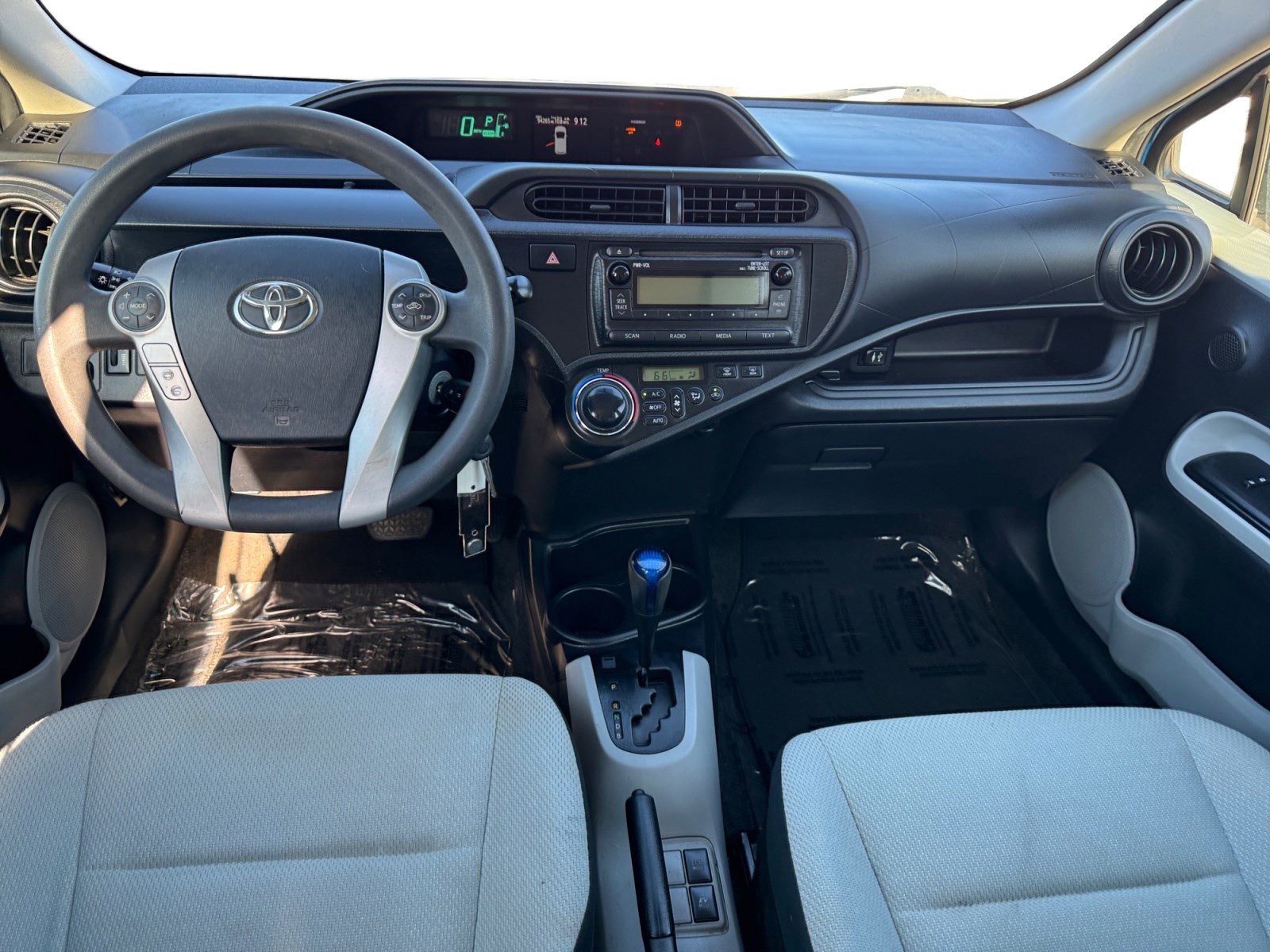 Used 2013 Toyota Prius C One image 10