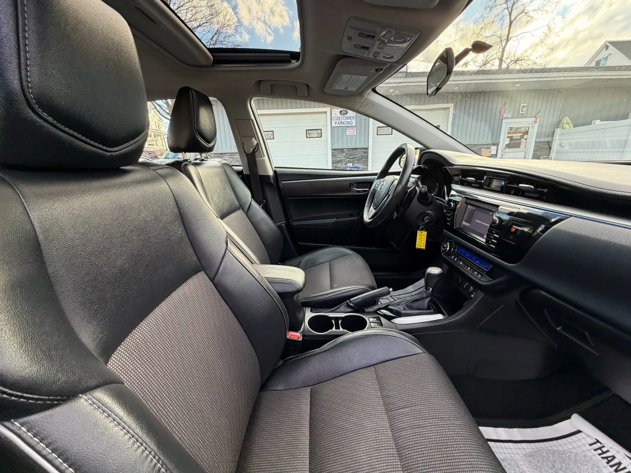 Used 2015 Toyota Corolla S image 17