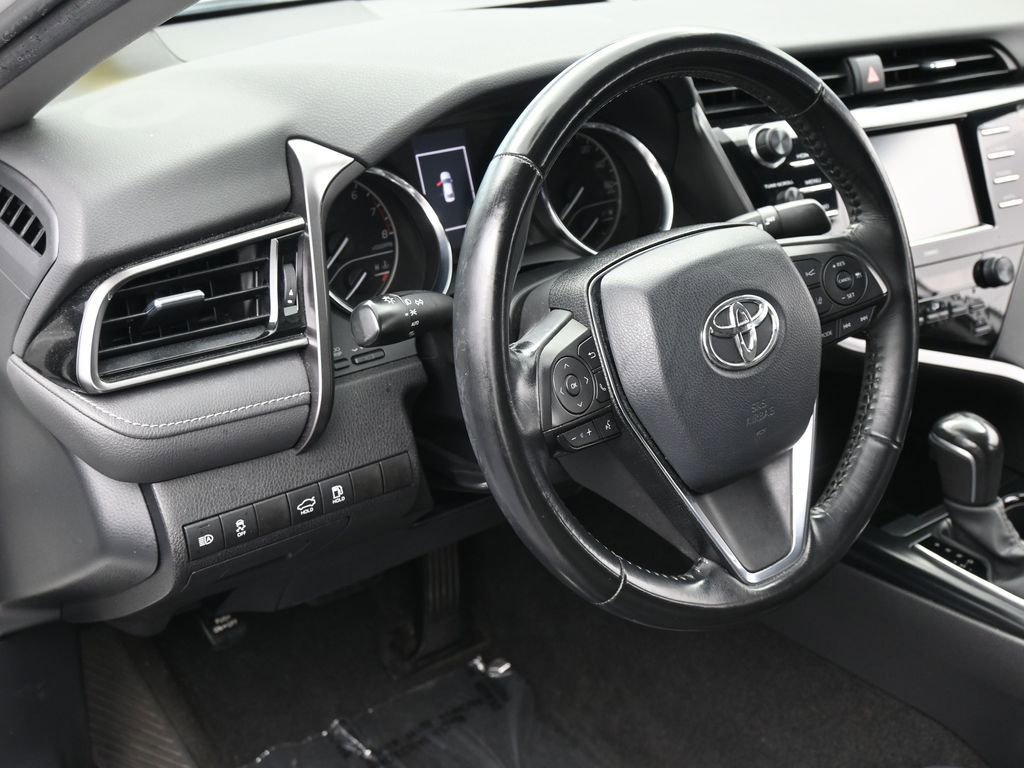 Used 2020 Toyota Camry SE image 15